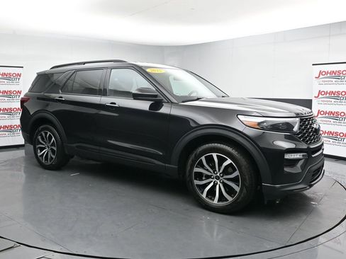 Used 2023 Ford Explorer ST AWD/4WD image 2