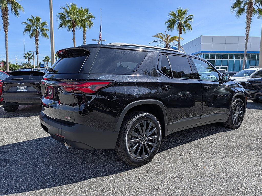 Used 2023 Chevrolet Traverse RS AWD/4WD image 3