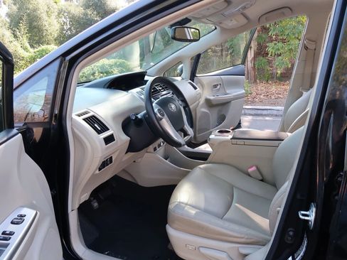 Used 2012 Toyota Prius V Two image 11