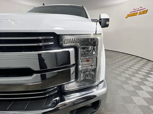 Used 2019 Ford F250 Lariat w/ Lariat Ultimate Package AWD/4WD image 11