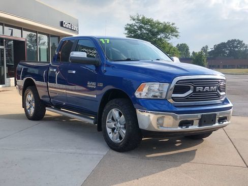 Used 2017 RAM 1500 Big Horn AWD/4WD image 3