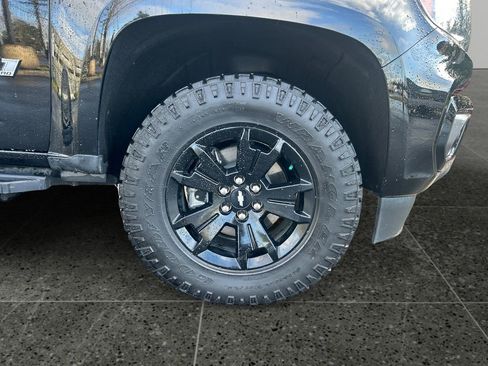 Used 2022 Chevrolet Colorado Z71 w/ Z71 Midnight Edition AWD/4WD image 10