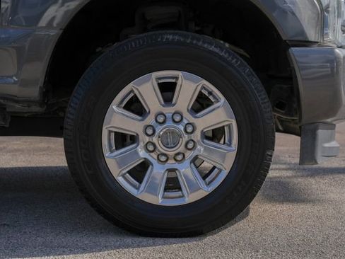 Used 2017 Ford F250 Platinum w/ Platinum Ultimate Package image 5