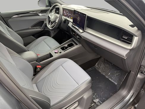 New 2026 Volkswagen Tiguan SE R-Line AWD/4WD image 10