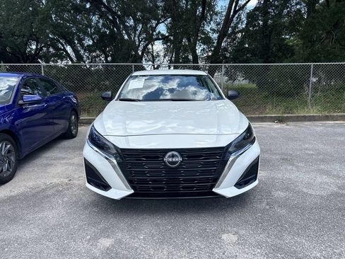 Used 2025 Nissan Altima 2.5 S FWD image 2