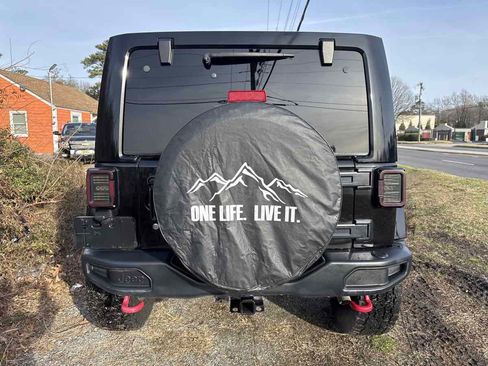 Used 2017 Jeep Wrangler Unlimited Rubicon image 20