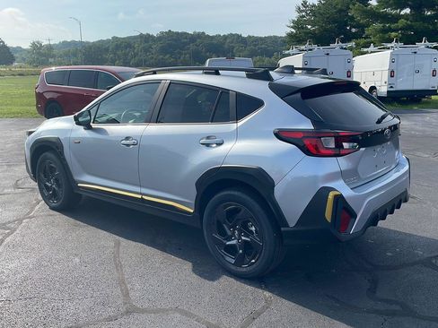Used 2025 Subaru Crosstrek 2.5i Sport AWD/4WD image 3