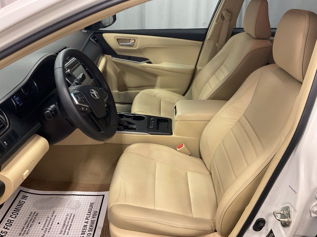 Used 2016 Toyota Camry XLE FWD image 7