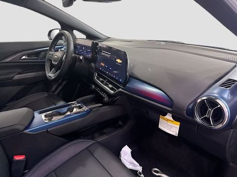 New 2026 Chevrolet Equinox EV LT FWD image 29