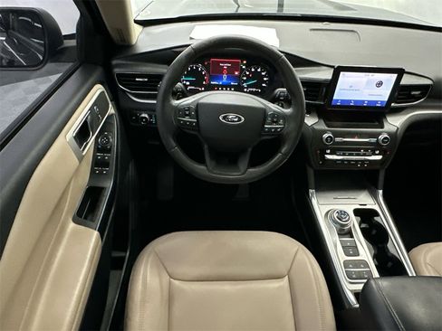 Used 2020 Ford Explorer XLT w/ Equipment Group 202A image 27