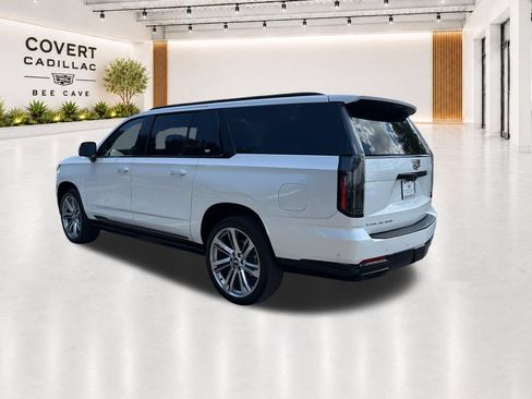 Used 2025 Cadillac Escalade ESV Sport w/ Touring Package AWD/4WD image 9