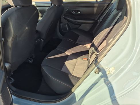 Used 2025 Nissan Sentra SR FWD image 15