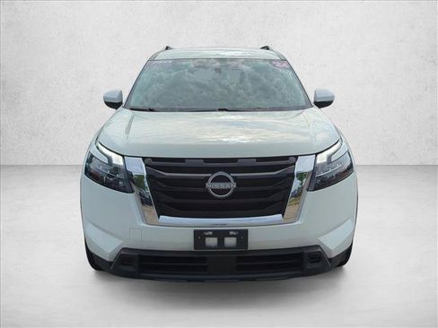 Used 2024 Nissan Pathfinder SV AWD/4WD image 2
