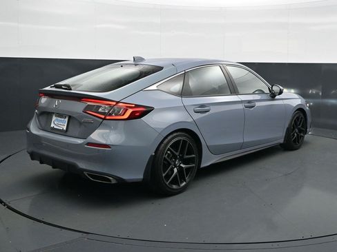 Used 2022 Honda Civic Sport Touring image 7