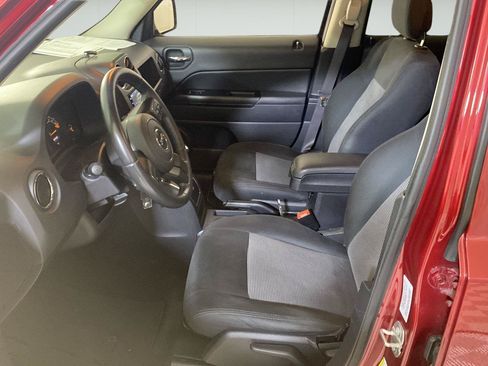 Used 2016 Jeep Patriot Latitude AWD/4WD image 26