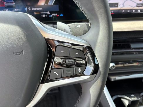 Used 2025 BMW 330i xDrive Sedan AWD/4WD image 18