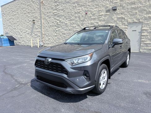 Used 2021 Toyota RAV4 XLE w/ Convenience Package AWD/4WD image 1