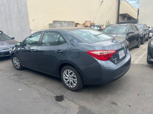 Used 2017 Toyota Corolla LE w/ Carpet Mat Package (TMS) FWD image 3