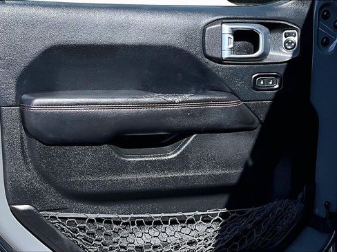 Used 2018 Jeep Wrangler Unlimited Rubicon AWD/4WD image 17