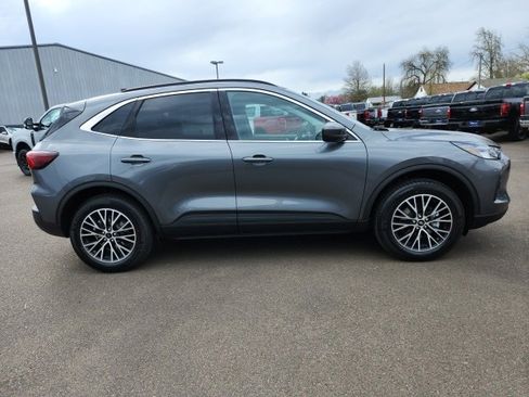 New 2025 Ford Escape Base image 11