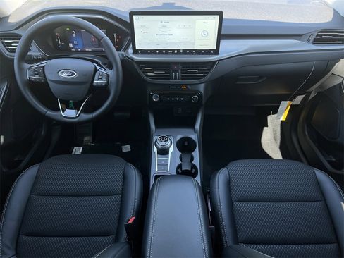 New 2026 Ford Escape SE image 2