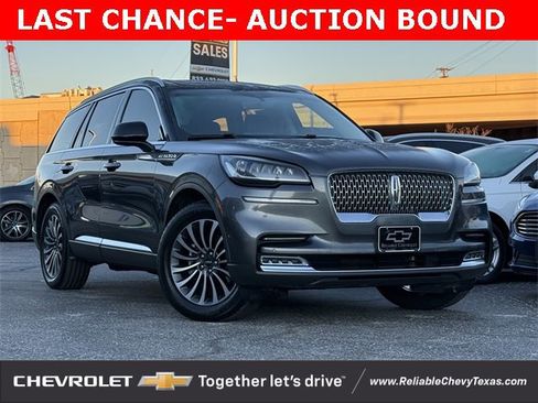 Used 2020 Lincoln Aviator Reserve w/ Equipment Group 201A image 2