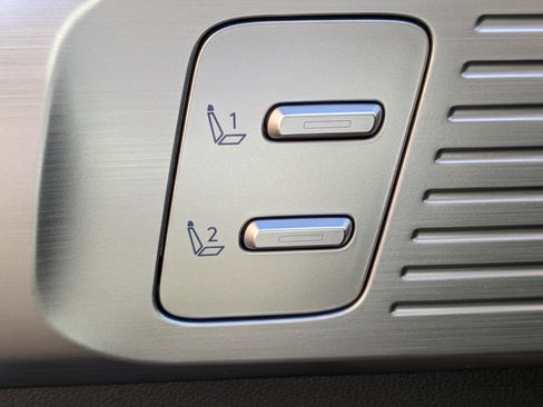 Used 2025 Hyundai Santa Fe Limited image 25