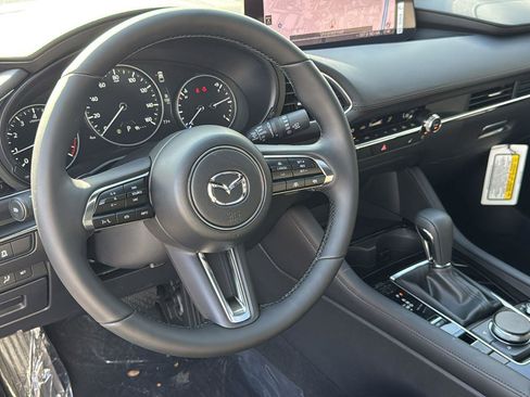 New 2026 MAZDA MAZDA3 Hatchback w/Premium Plus Pkg image 19