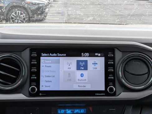 Certified 2022 Toyota Tacoma TRD Off-Road w/ Technology Package AWD/4WD image 29