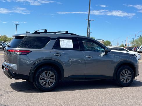 Used 2022 Nissan Pathfinder SV FWD image 5