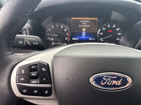 Used 2022 Ford Explorer XLT w/ Equipment Group 202A AWD/4WD image 36