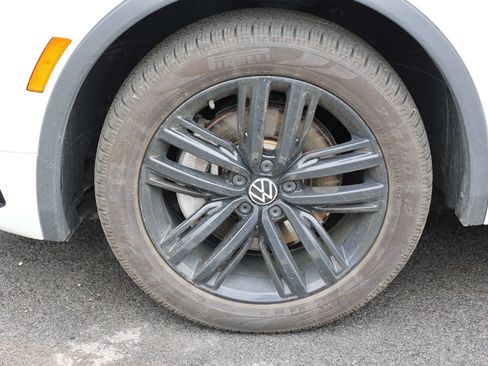 Used 2022 Volkswagen Tiguan SE R-Line AWD/4WD image 10