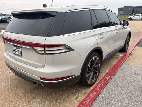 Used 2021 Lincoln Aviator Reserve w/ Equipment Group 202A AWD/4WD image 2