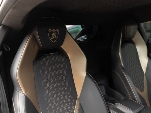 Used 2024 Lamborghini Revuelto AWD/4WD image 27