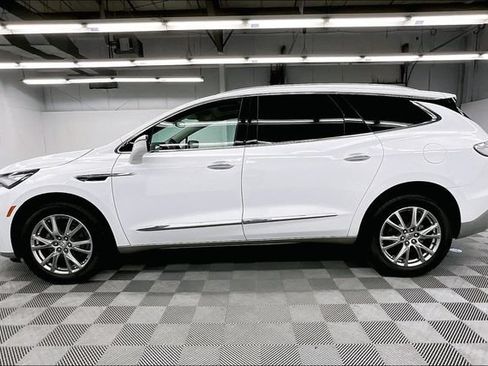 Used 2023 Buick Enclave Essence w/ Experience Buick Package FWD image 14