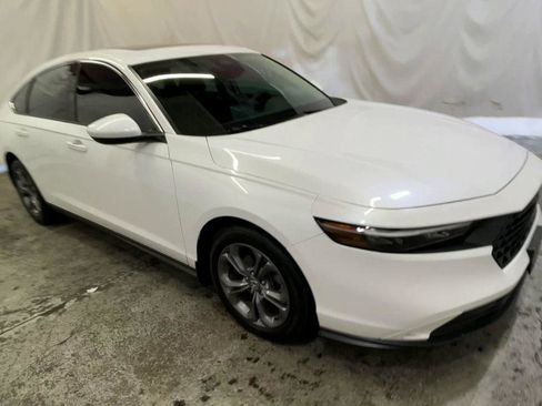 Used 2024 Honda Accord EX image 2