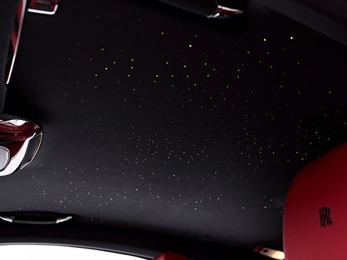Used 2018 Rolls-Royce Wraith RWD image 52