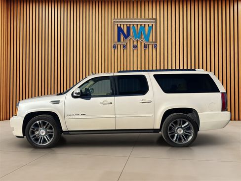 Used 2014 Cadillac Escalade ESV Premium AWD/4WD image 44