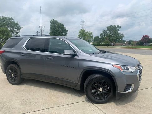 Used 2019 Chevrolet Traverse LT FWD image 7