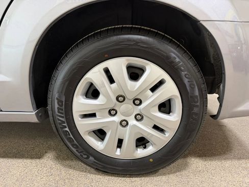 Used 2019 Dodge Grand Caravan SE image 47