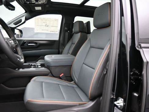New 2026 GMC Yukon XL AT4 w/ AT4 Premium Plus Package image 12