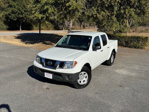 Used 2013 Nissan Frontier S image 28