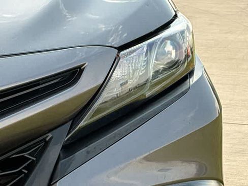 Used 2021 Toyota Camry SE w/ Convenience Package FWD image 24