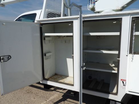 Used 2007 Ford F550 2WD Regular Cab Super Duty image 13