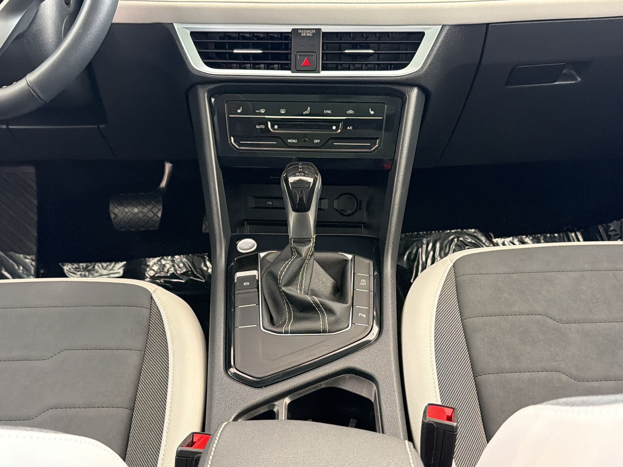 Certified 2026 Volkswagen Taos SE FWD image 19