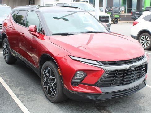Used 2024 Chevrolet Blazer RS FWD image 3