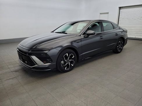 Used 2025 Hyundai Sonata SEL FWD image 2