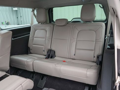 Used 2024 Lincoln Navigator L Reserve image 24