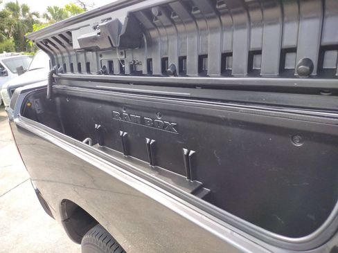 Used 2017 RAM 1500 Express image 13