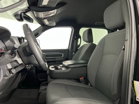 Used 2024 RAM 2500 Big Horn w/ Sport Appearance Package image 30